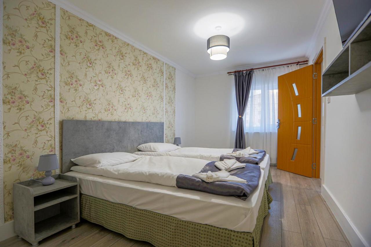 Vaias Aparts Targu Neamt Exterior foto