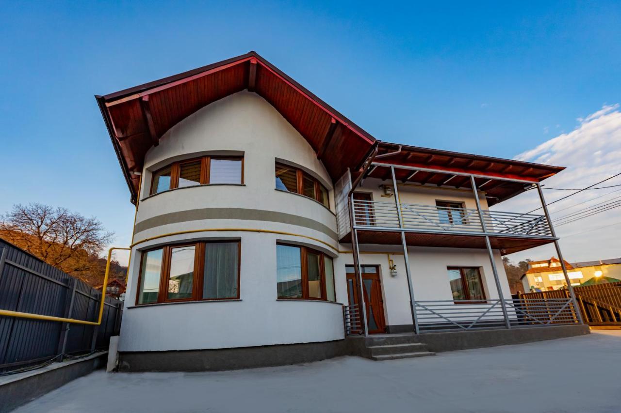 Vaias Aparts Targu Neamt Exterior foto