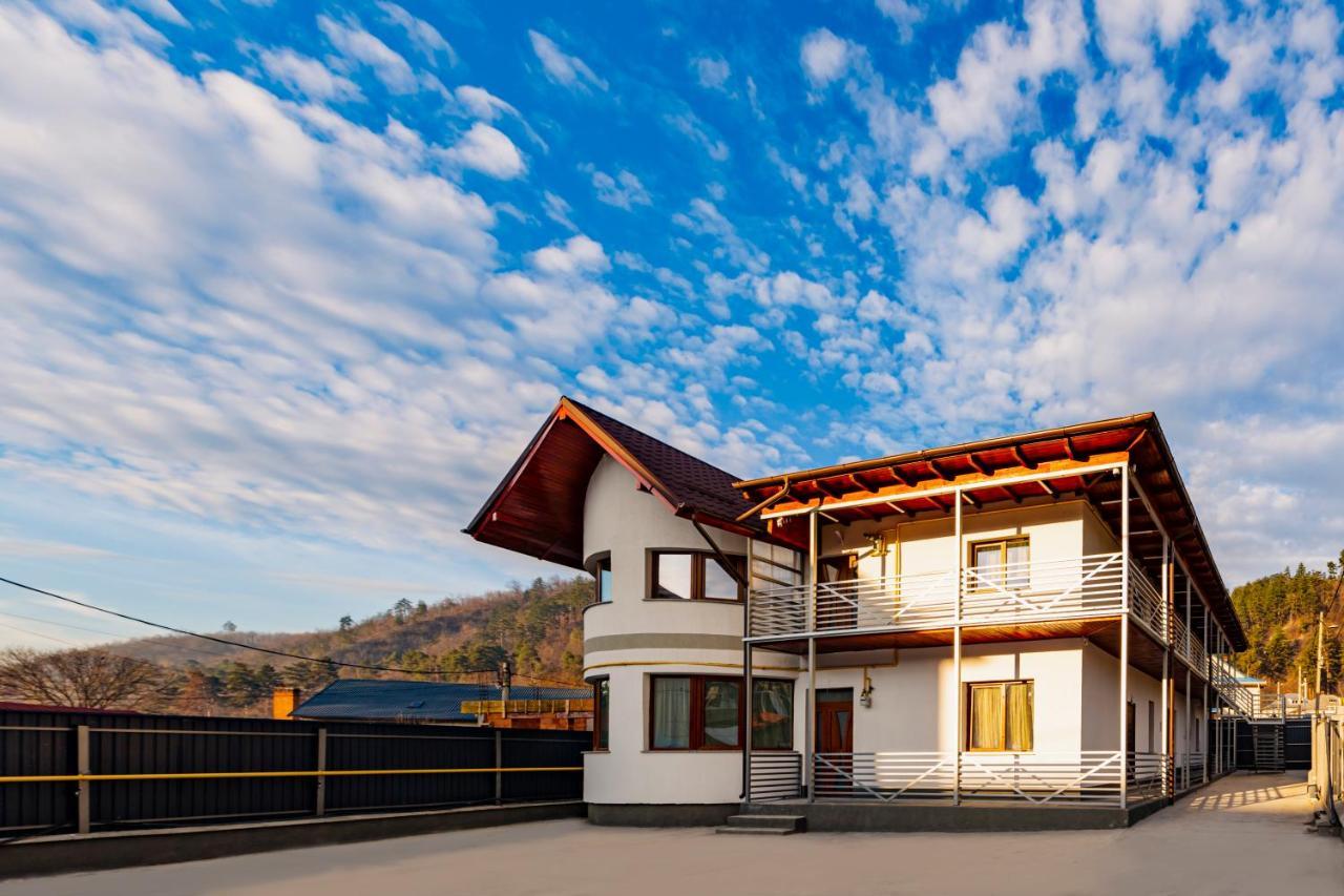 Vaias Aparts Targu Neamt Exterior foto
